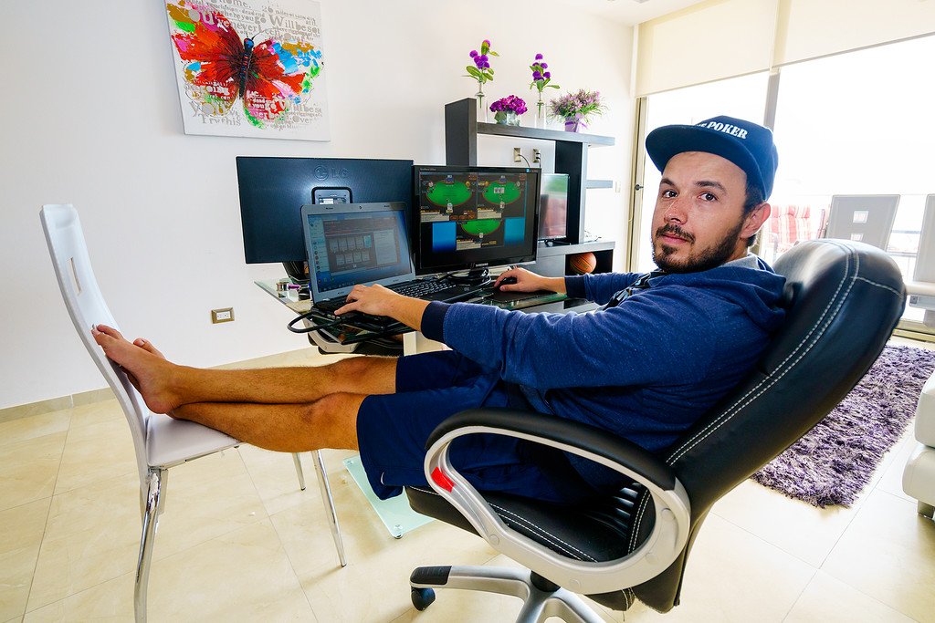 ViraVolta, Viagel Longo Prazo, Nômades Digitais, Viagem pelo mundo, Mochileiros, Trabalho na viagem, Fazer dinheiro viajando pelo mundo